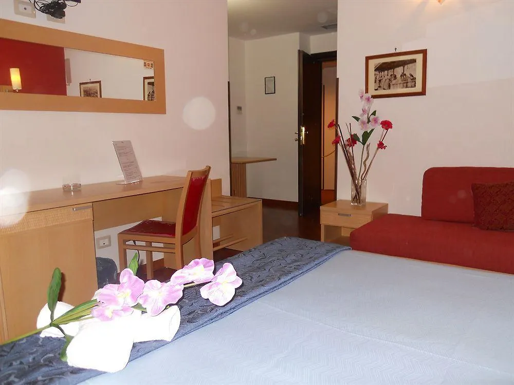 Catania Crossing B&B - Rooms & Comforts 2*,  Italia