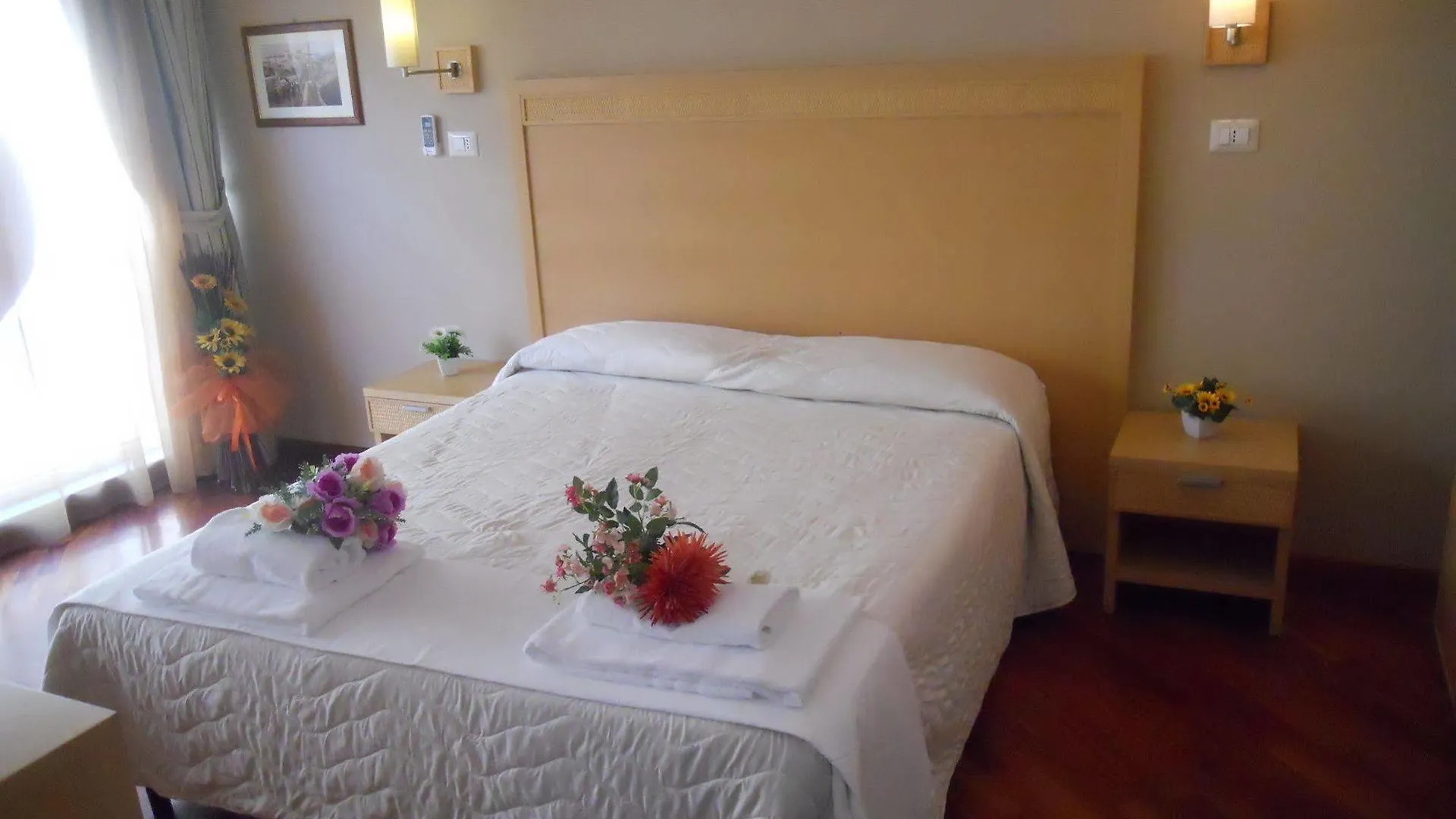 Catania Crossing B&B - Rooms & Comforts 2*,  Italia