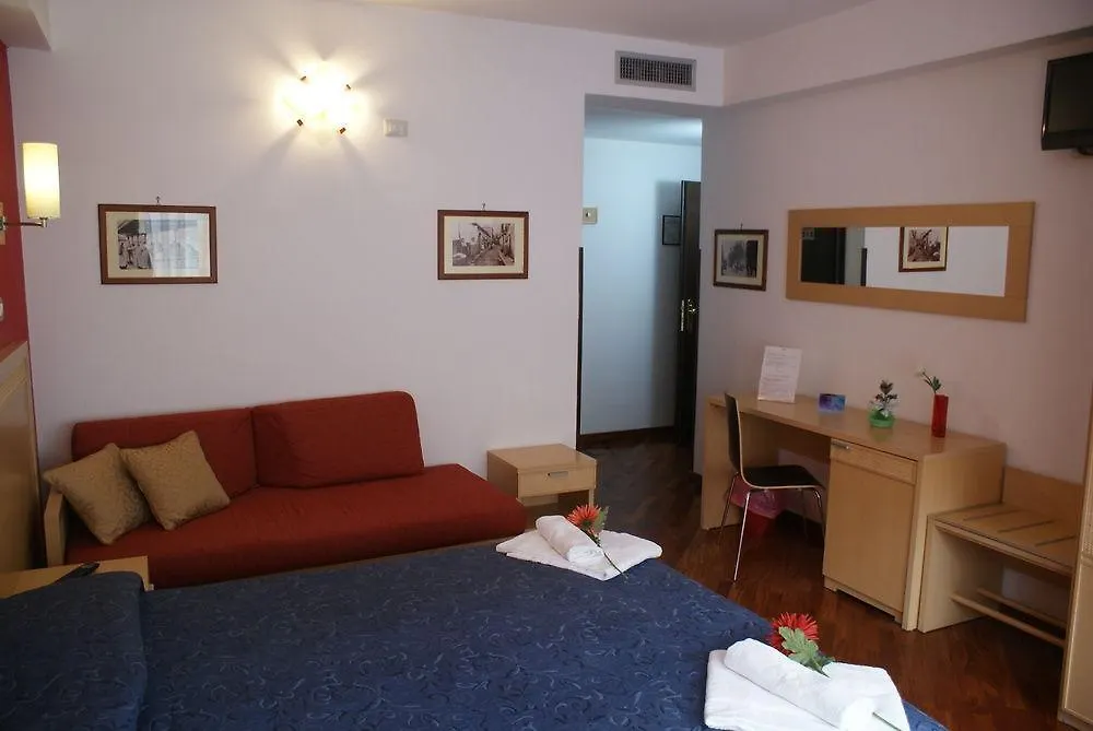 Catania Crossing B&B - Rooms & Comforts 2*,  Italy